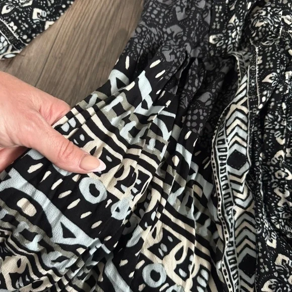 Free People Mini Dress Black Tegan Border Print Rayon Swing Dress Boho size 4 - Picture 7 of 9